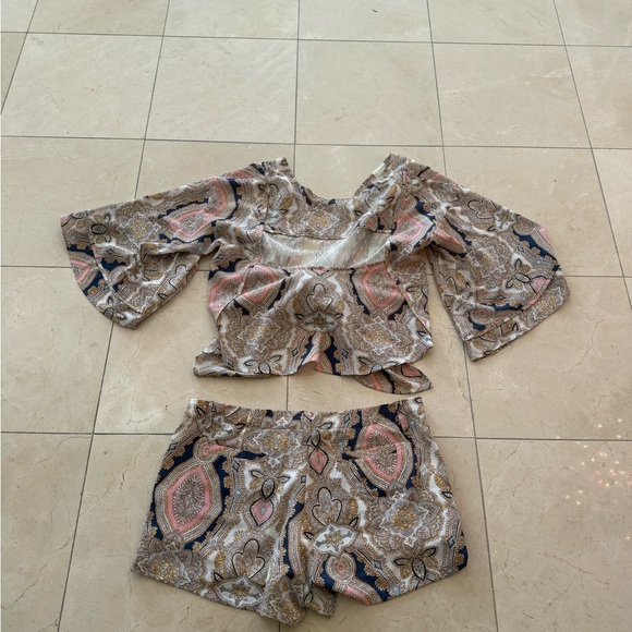 BGBGeneration Top and Shorts Set - Picture 6 of 12